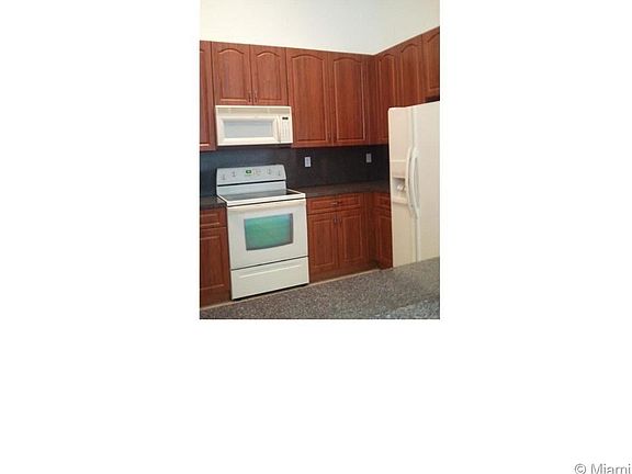 5th image of 3368 NE 11th Dr