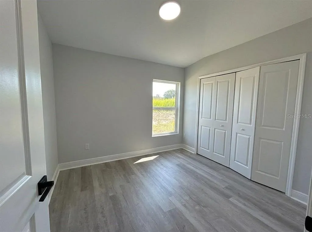 3 bed, 2.0 bath, 1011 sqft, $1,697 — Photo 3