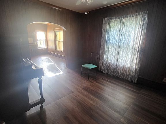 5th image of 417 S 11th Ave