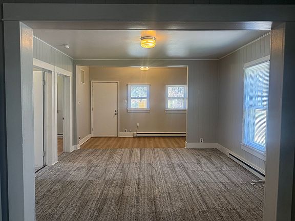 3rd image of 319 E College St APT 1