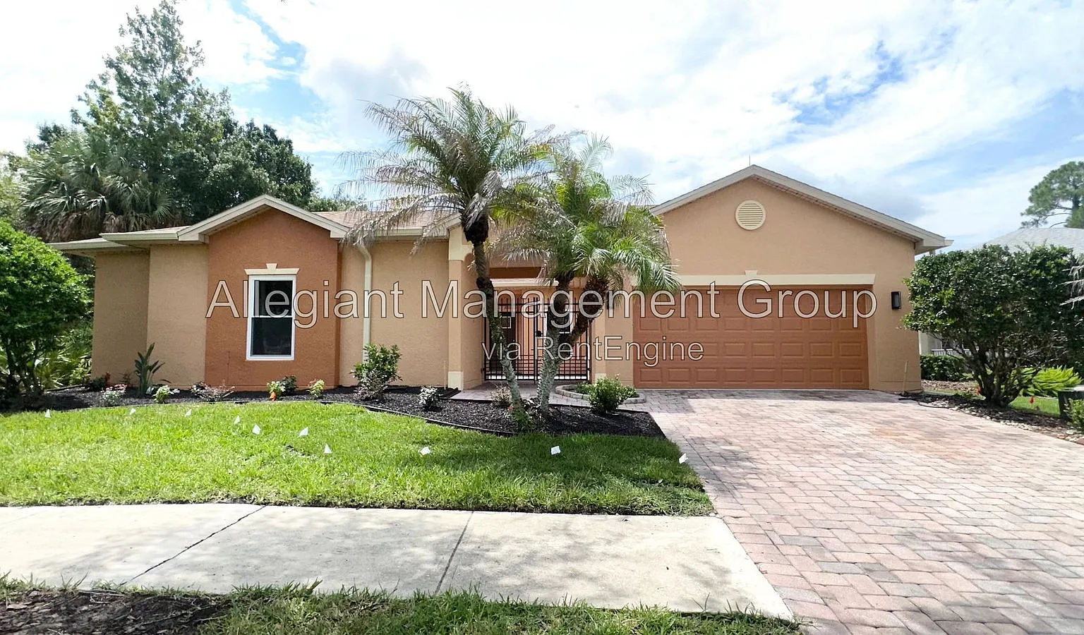 3 bed, 3.0 bath, 2339 sqft, $2,349 — Photo 1