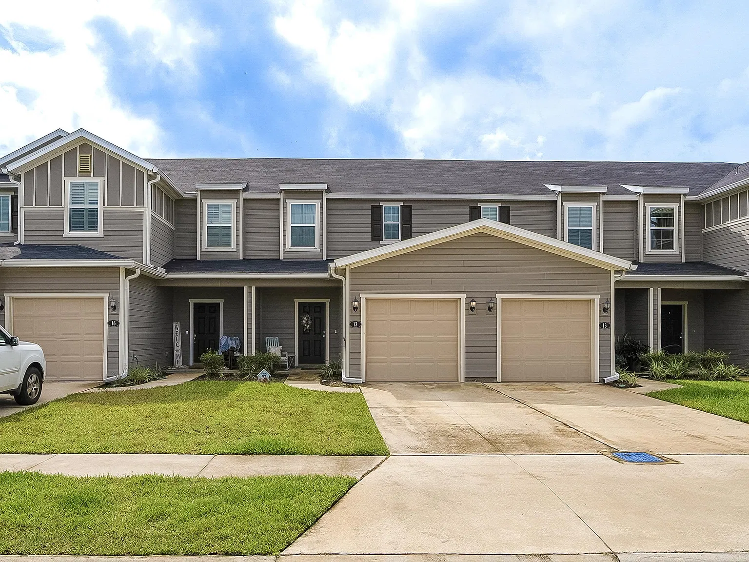 2 bed, 2.5 bath, 1259 sqft, $1,899 — Photo 4