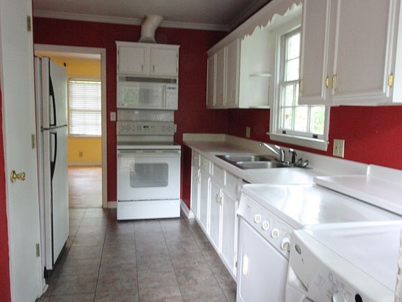 Kitchen with appliances