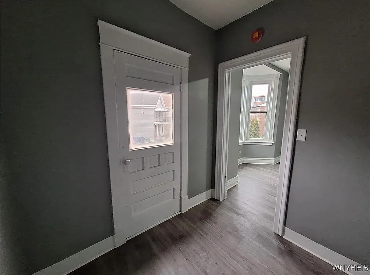 2 bed, 1100 sqft, $1,550 — Photo 4
