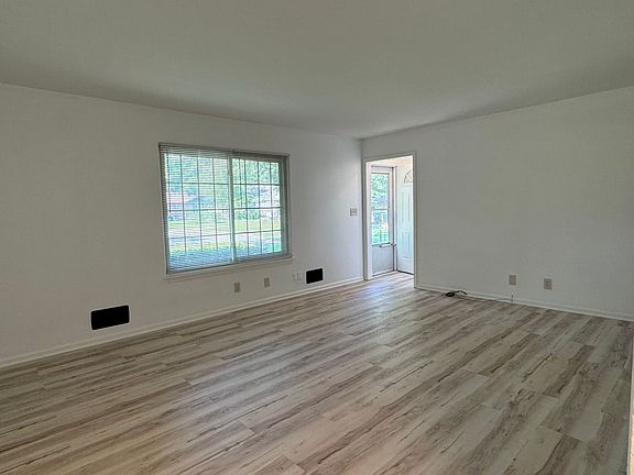 3rd image of 6617 Garnett Dr