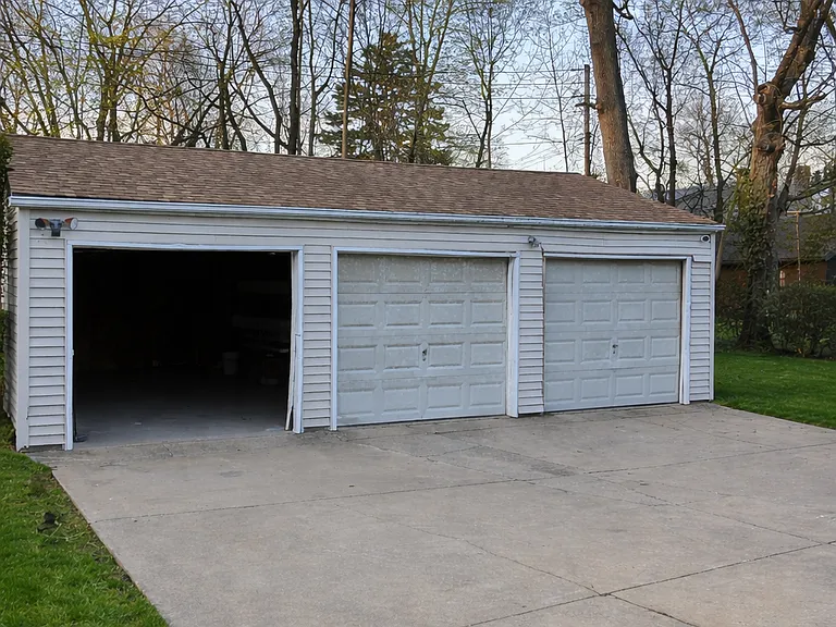 3395 Euclid Heights Blvd #2 — Photo 24