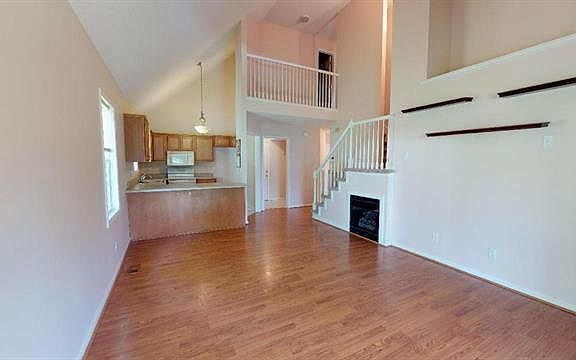 2nd image of 905 Linney Ln #B