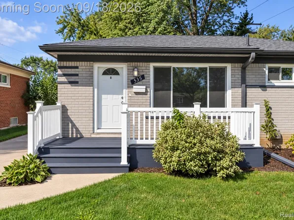 535 E Rose Ave, Garden City, MI 48135