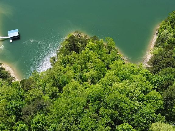 5th image of 110 Three Clearwater Cv