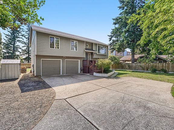 2nd image of 245 SE 193rd Ave