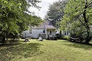 1107 Lafayette St — Photo 4