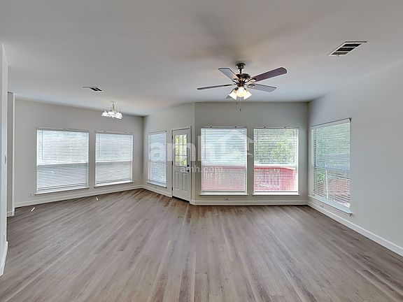 5th image of 711 Pinafore St