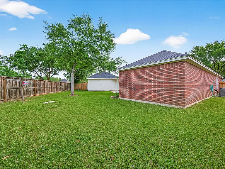 1646 Martin Lake Dr — Photo 47