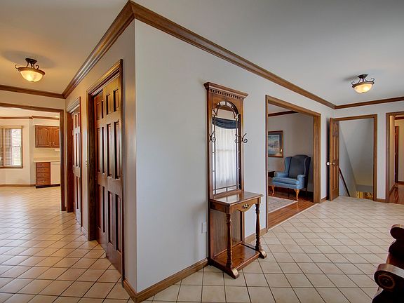 2nd image of 1048 Arden Dr