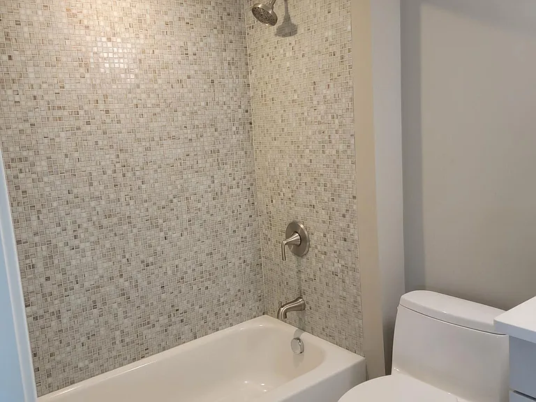 950 E Rue De La Banque #204 — Photo 14