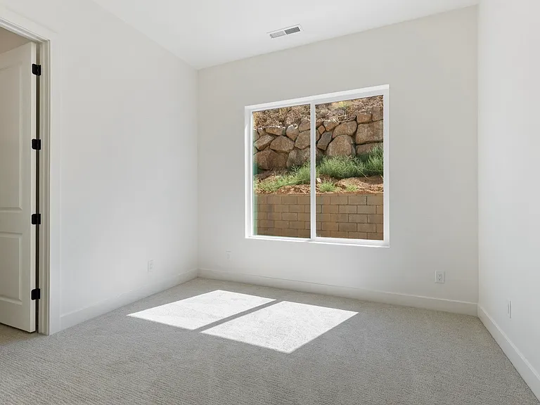 458 N 250 E — Photo 19