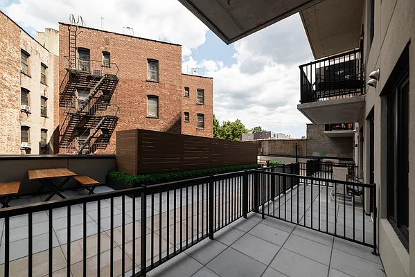 Rented by Key City Capital Inc | media 10