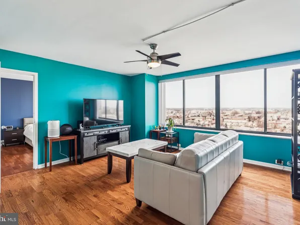 2001 Hamilton St APT 2107, Philadelphia, PA 19130