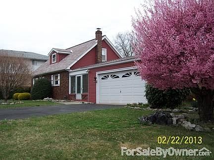 Garage in Rear
						:
						Electric garage opener.