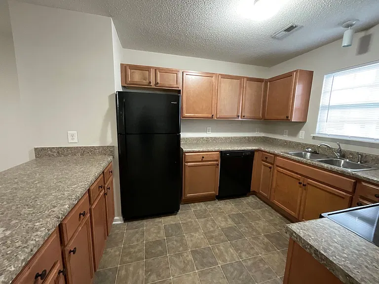 Meridian Park Apartments — Photo 206