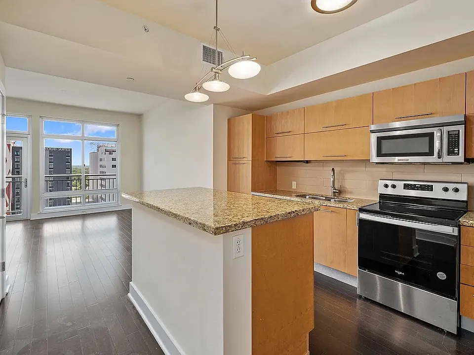 603 Davis St #1605