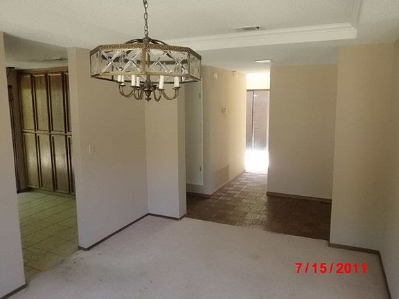 5th image of 2205 Lynbrook Dr