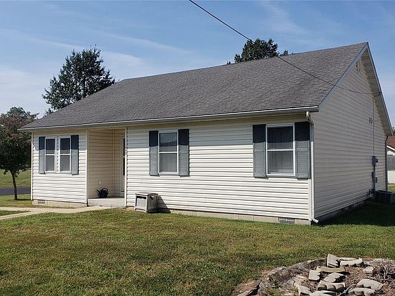 4th image of 402 Oak Hill Ave