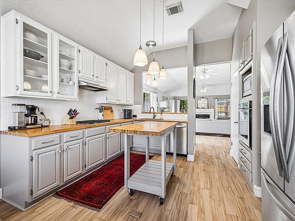 2nd image of 12207 Canterhurst Way