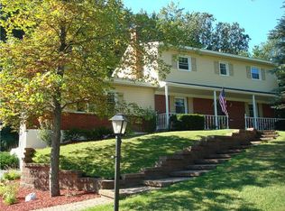 46 Appletree Ln, Clifton Park, NY 12065
