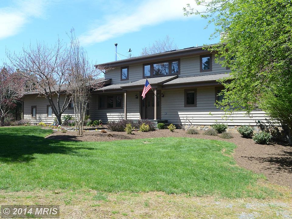 2nd image of 555 Comstock Dr
