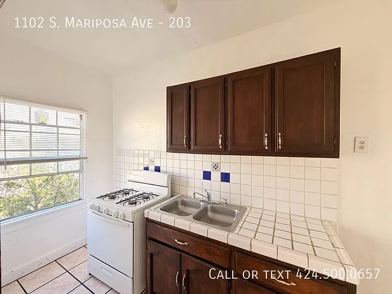 1102 S Mariposa Ave #203 — Photo 8