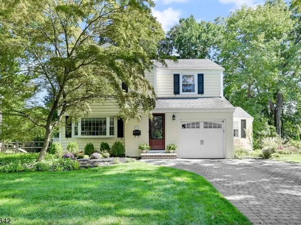 56 Forest Rd, Demarest Boro, NJ 07627
