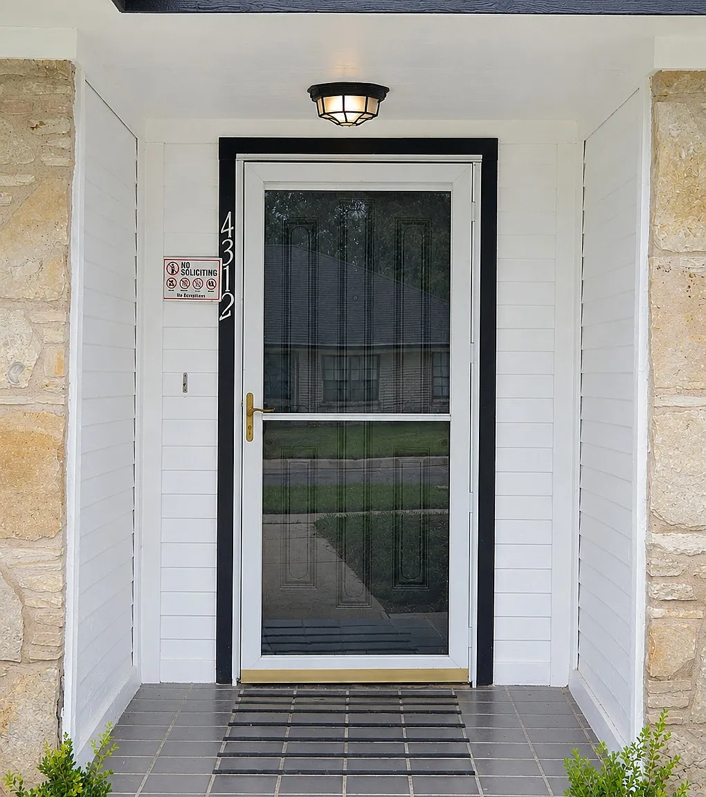 3 bed, 1400 sqft, $1,650 — Photo 2