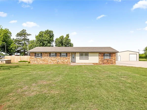 317 N Richland Rd, Tuttle, OK 73089