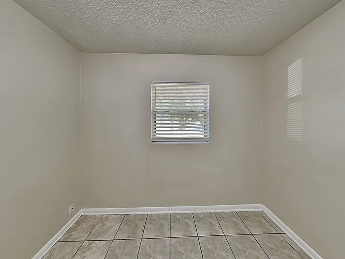 237 Blairmore Blvd W — Photo 11