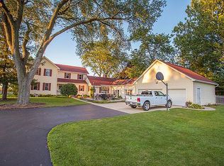 1320 Woolley Rd, Oswego, IL 60543