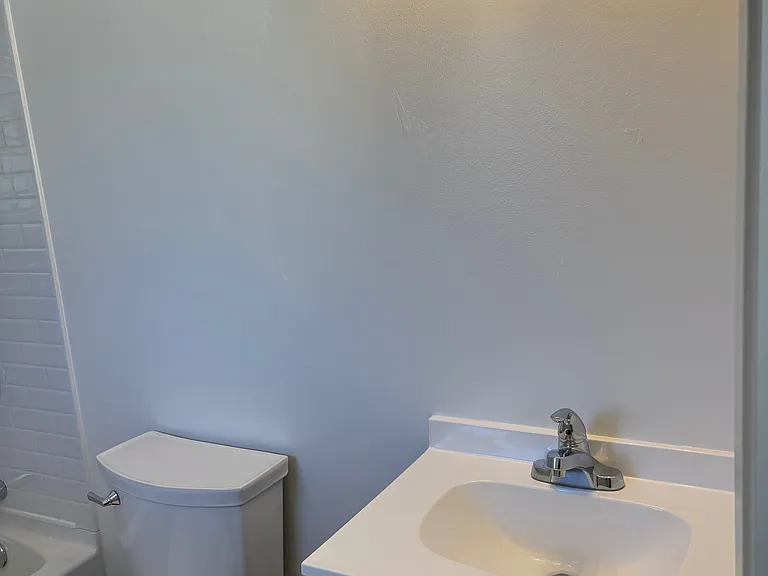 235 Clay St #6 — Photo 9