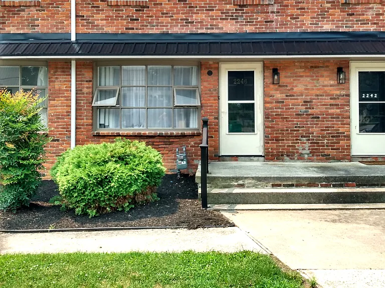 2246 Lincoln Way E — Photo 1