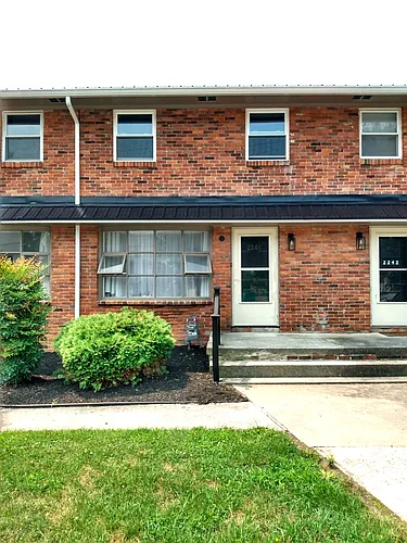 2246 Lincoln Way E Photo 1