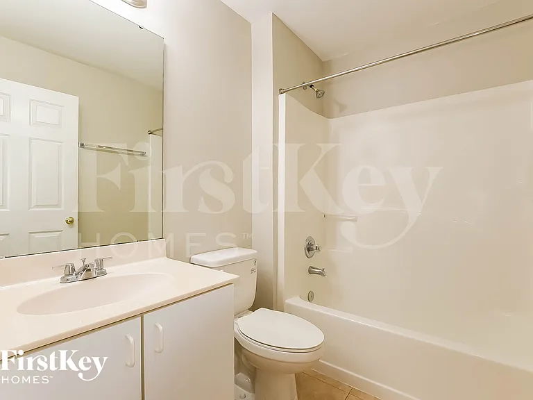 1033 Old Barn Rd — Photo 17