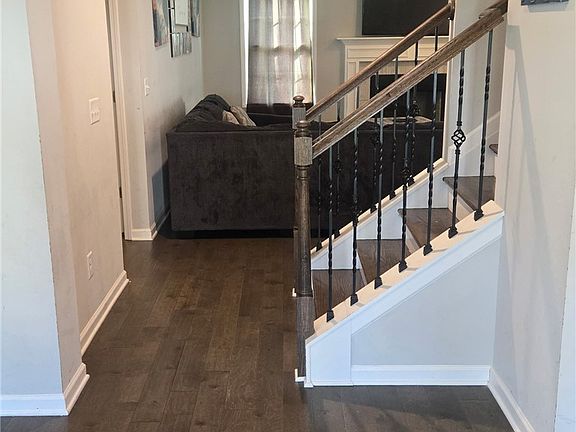 2nd image of 1027 Dunkirk Cir