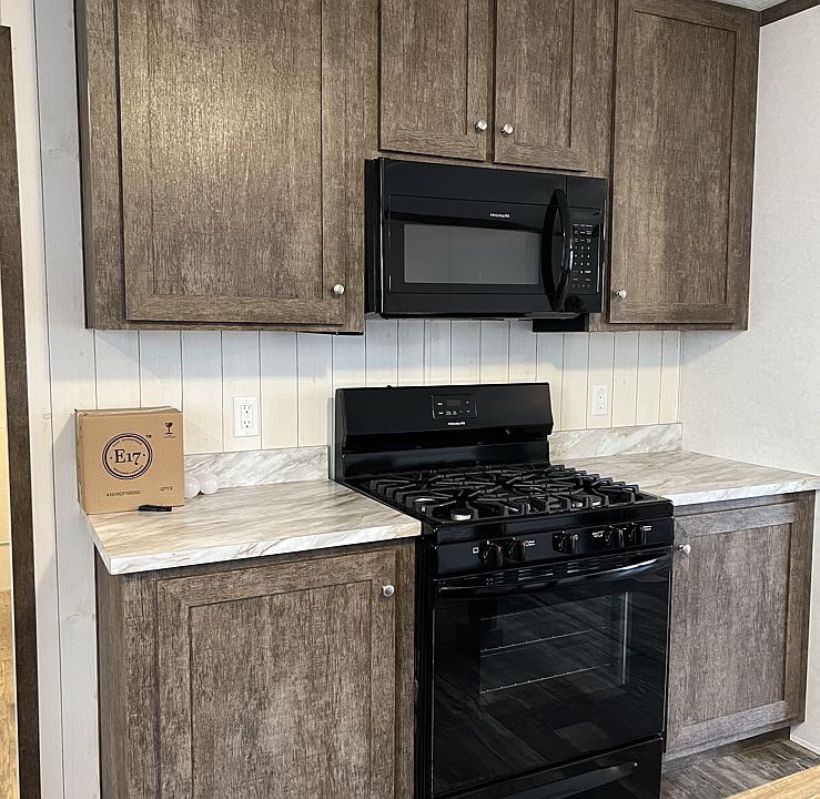 1st image of 825 1st Ave E #143