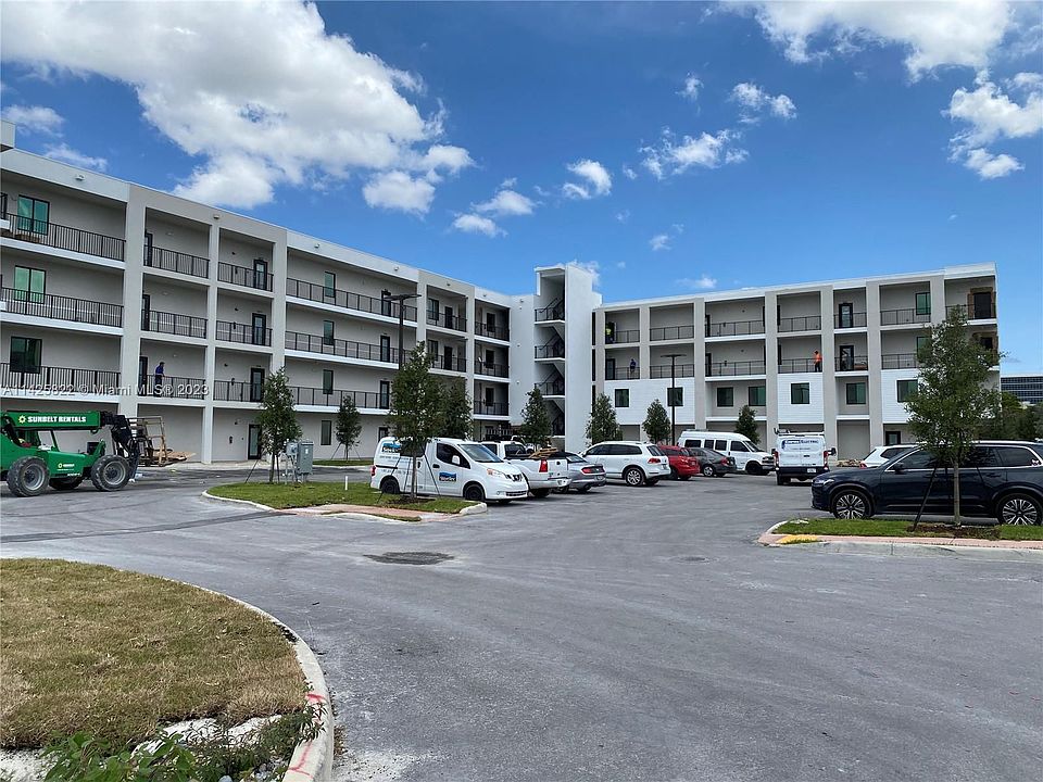 1st image of 8201 SW 41st St #103