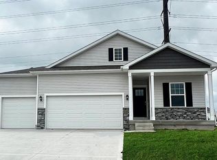 7124 Chenango Ln SW, Cedar Rapids, IA 52404