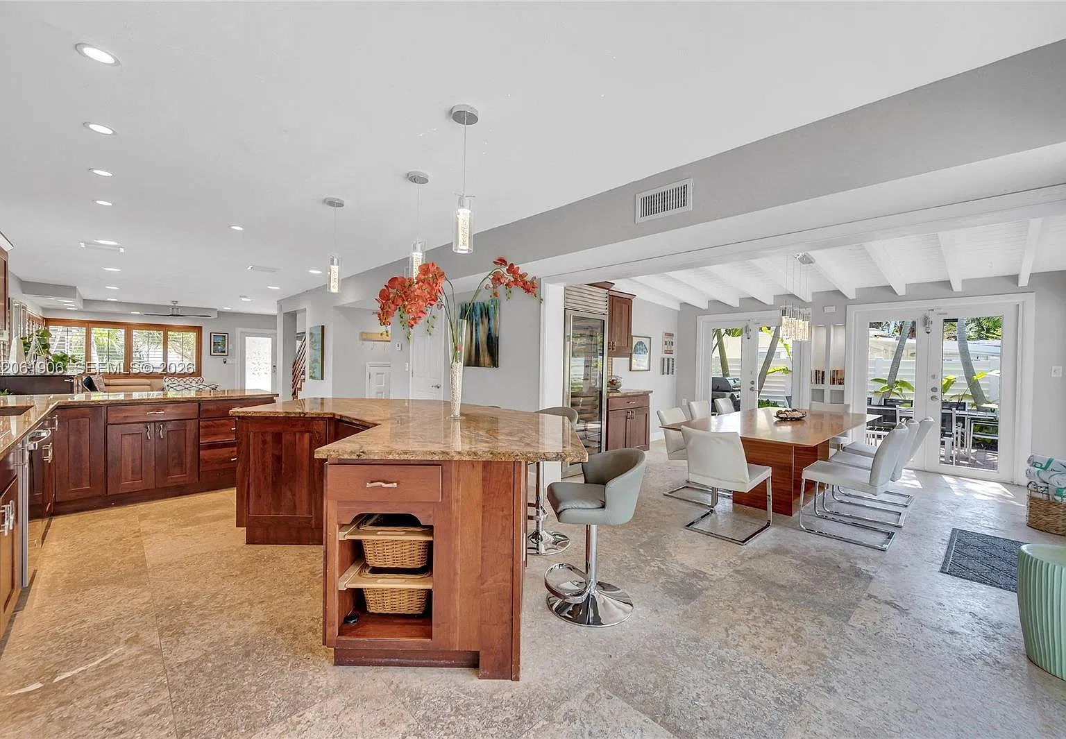 Las Olas By The Sea Ext — Photo 4