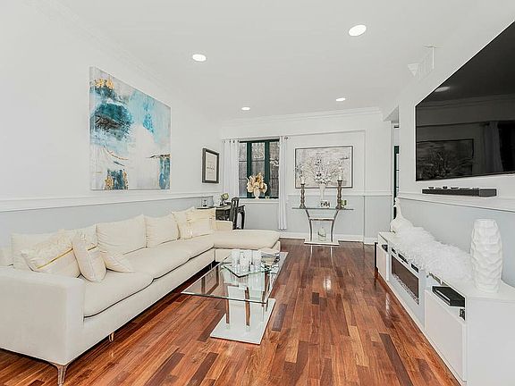 5th image of 3816 Waldo Ave APT 3B