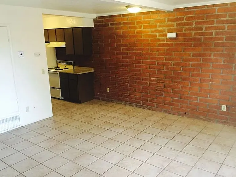 2511 N Edith Blvd #3261 — Photo 3