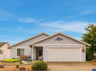 1988 Nut Tree Dr NW, Salem, OR 97304