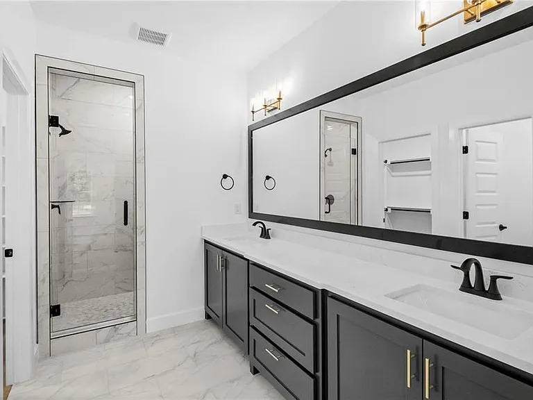 4 Argyll Cir — Photo 11