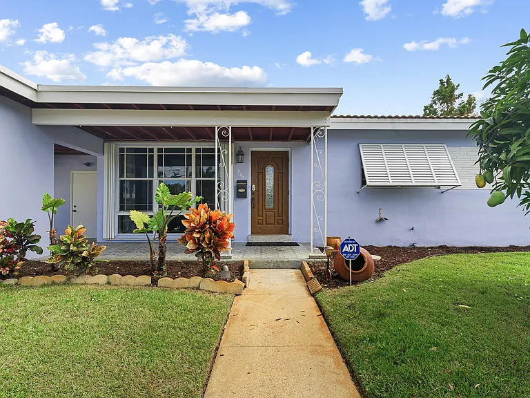 1820 SW 22nd Ave — Photo 1